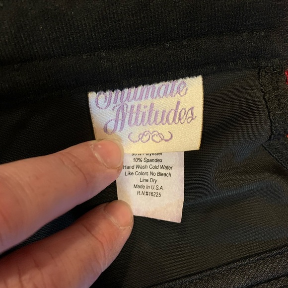 Vintage Black Velvet Corset with Red Hearts - Picture 10 of 11